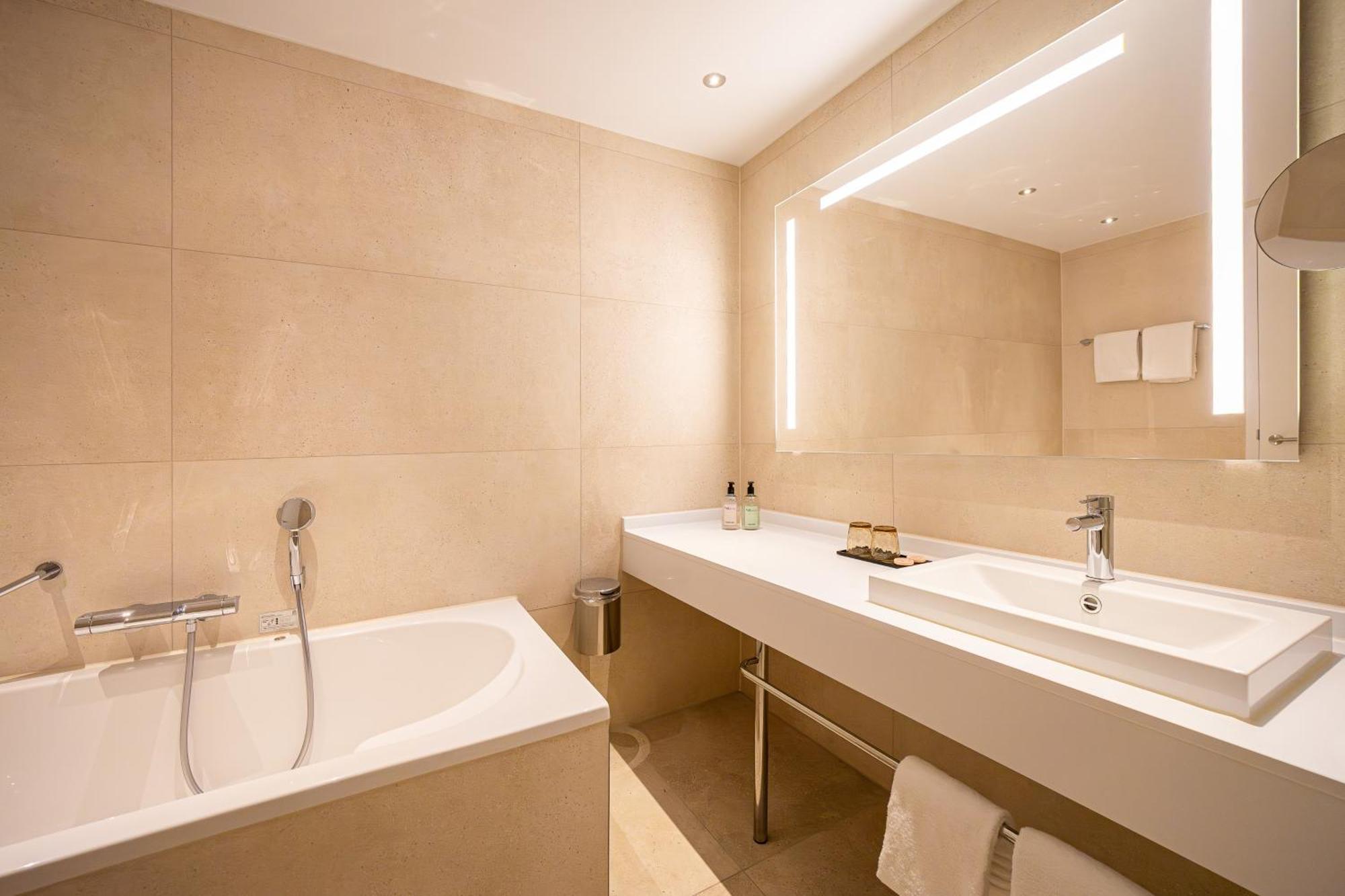 Hotel Der Valk Schiphol 4*